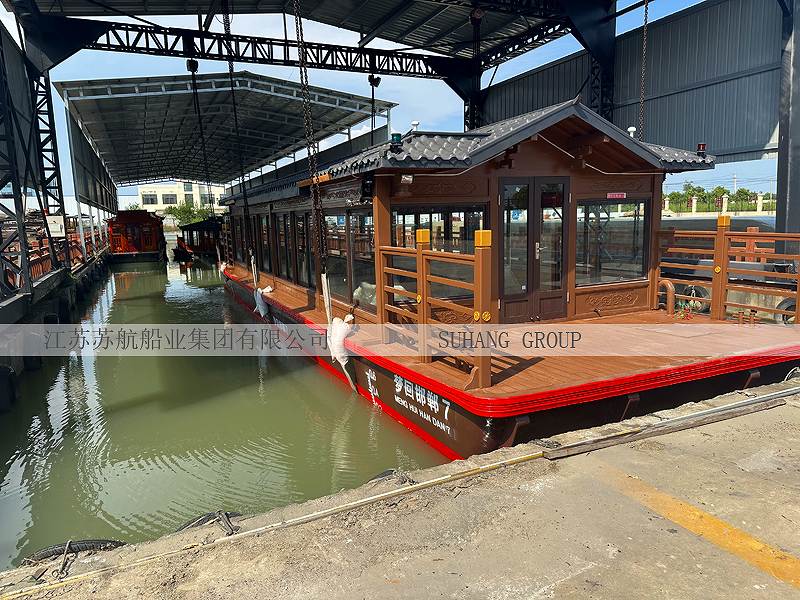 河北省邯郸市广府古城景区画舫船