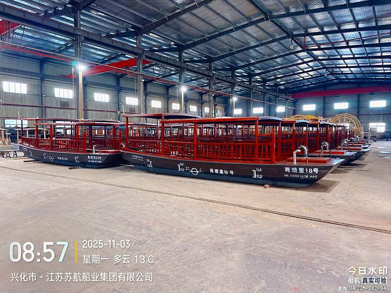 安徽省芜湖市陶辛水韵景区高低篷船